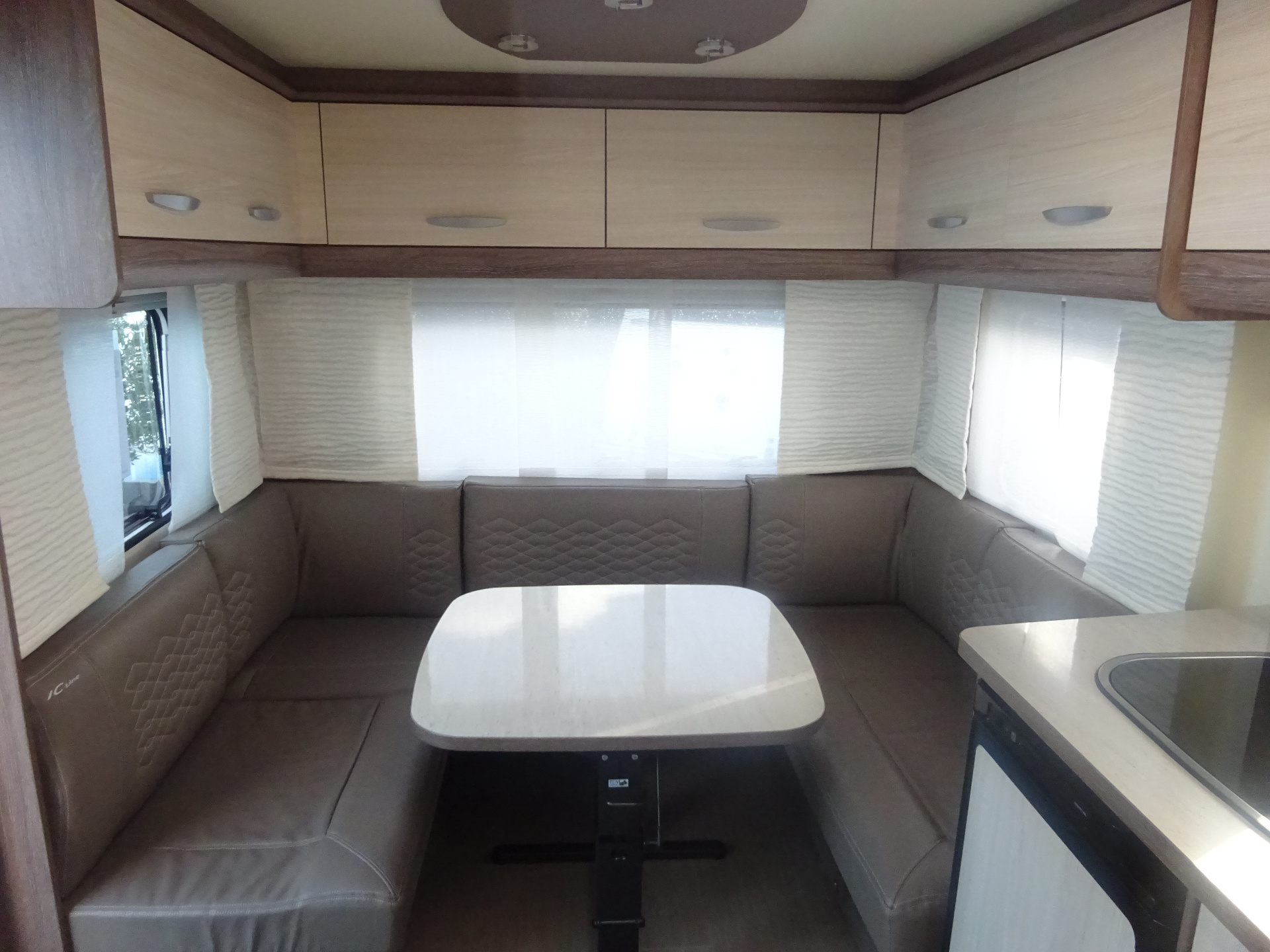 Burstner Premio Light Edition 450 TS Met Mover