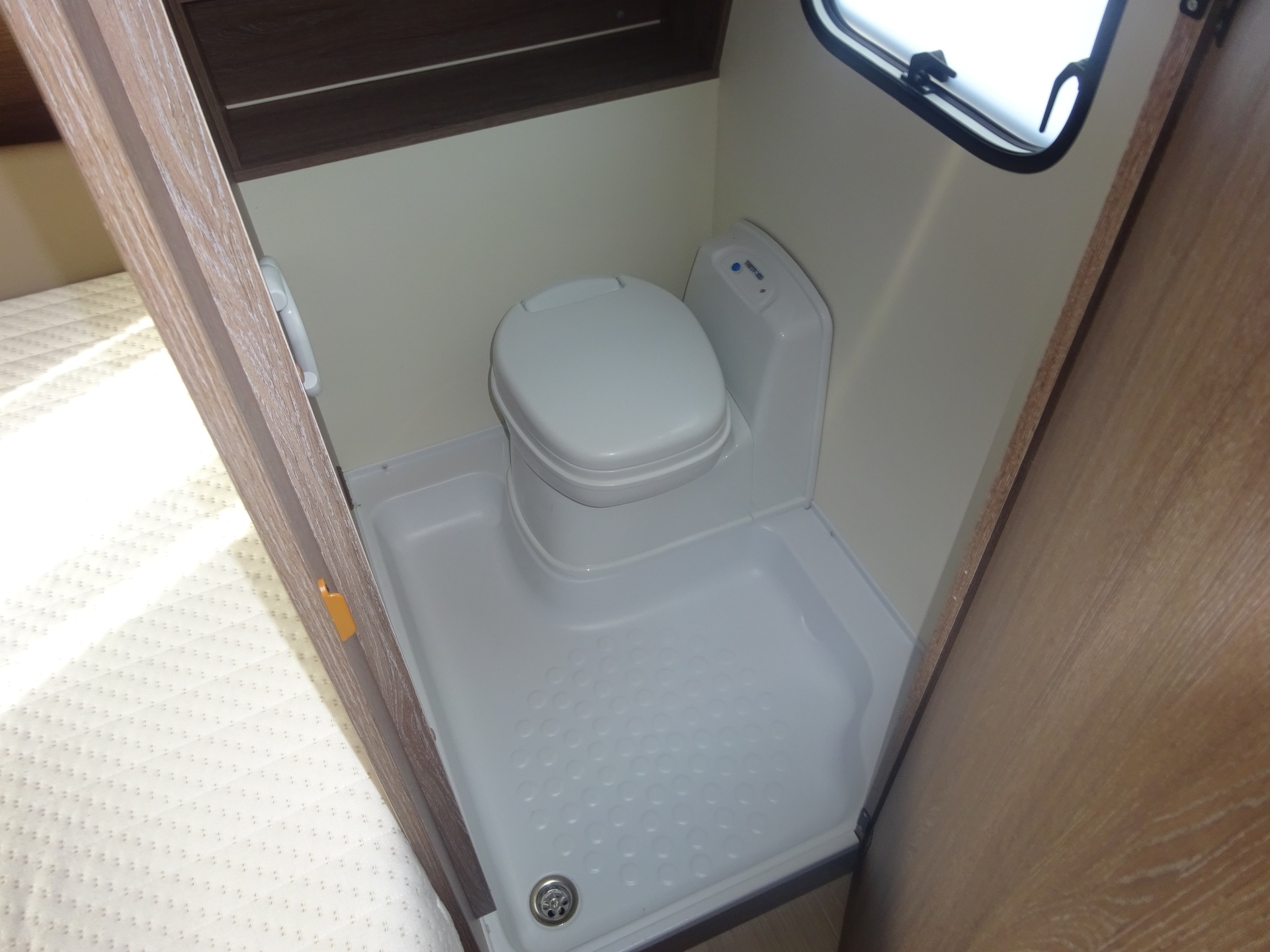 Burstner Premio Light Edition 450 TS Met Mover