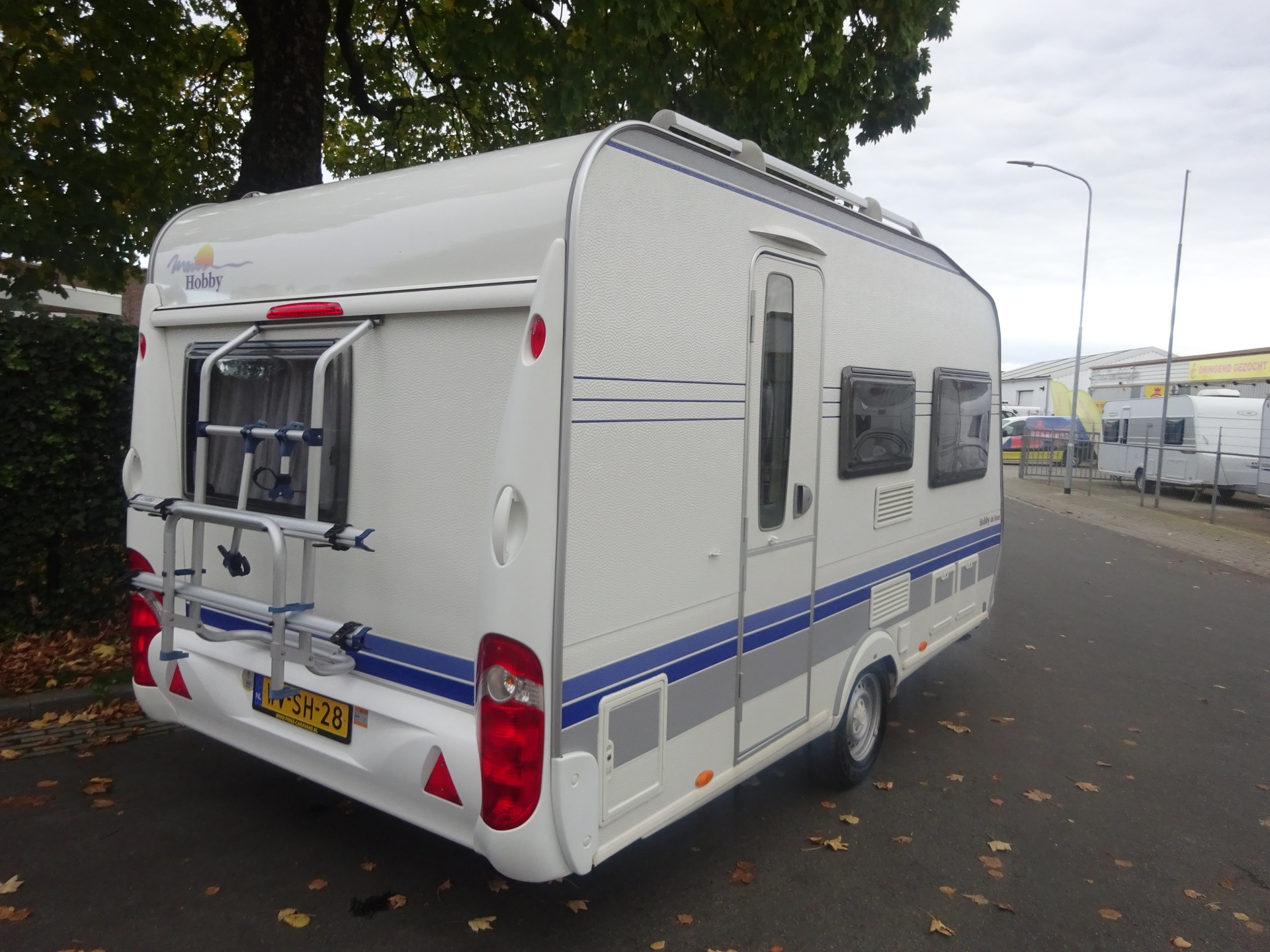 Hobby De luxe 400 SF Vast Bed + Mover