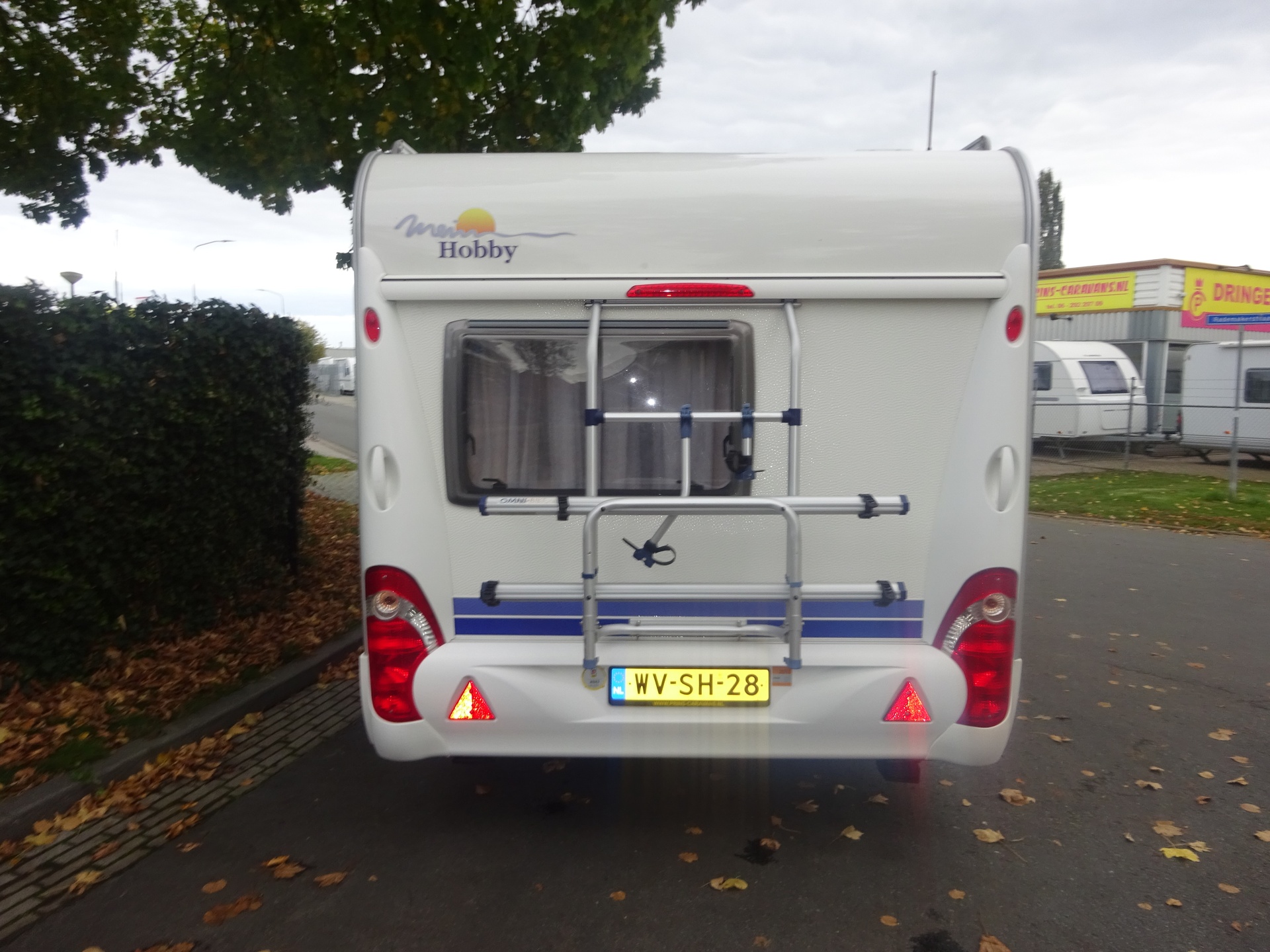 Hobby De luxe 400 SF Vast Bed + Mover