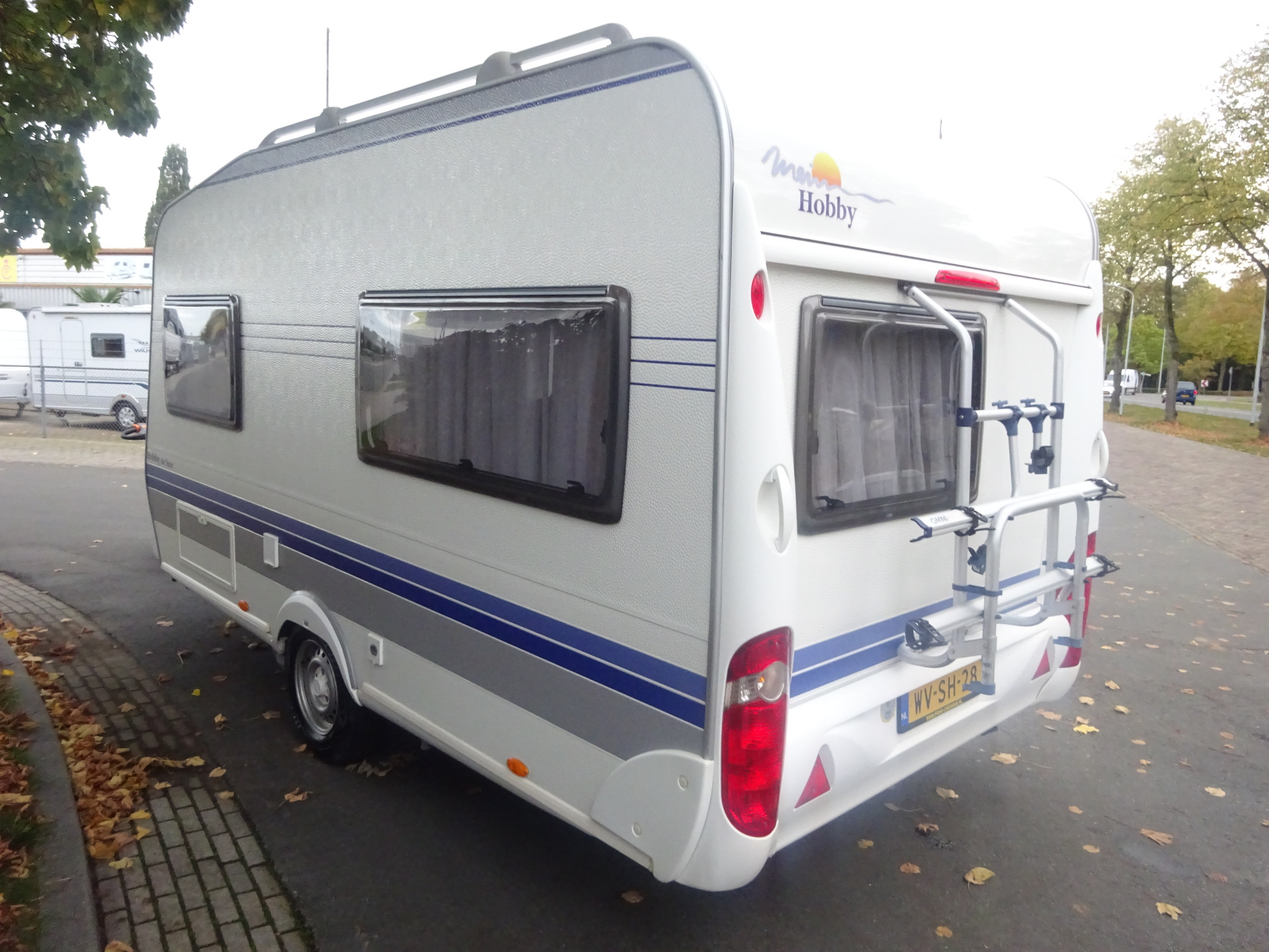 Hobby De luxe 400 SF Vast Bed + Mover
