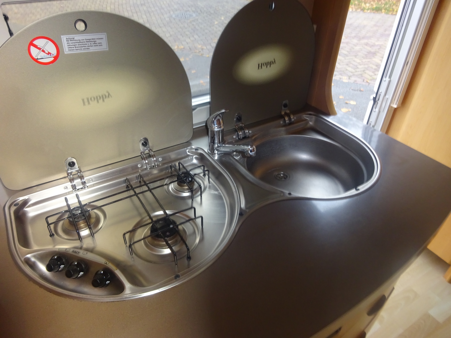 Hobby De luxe 400 SF Vast Bed + Mover