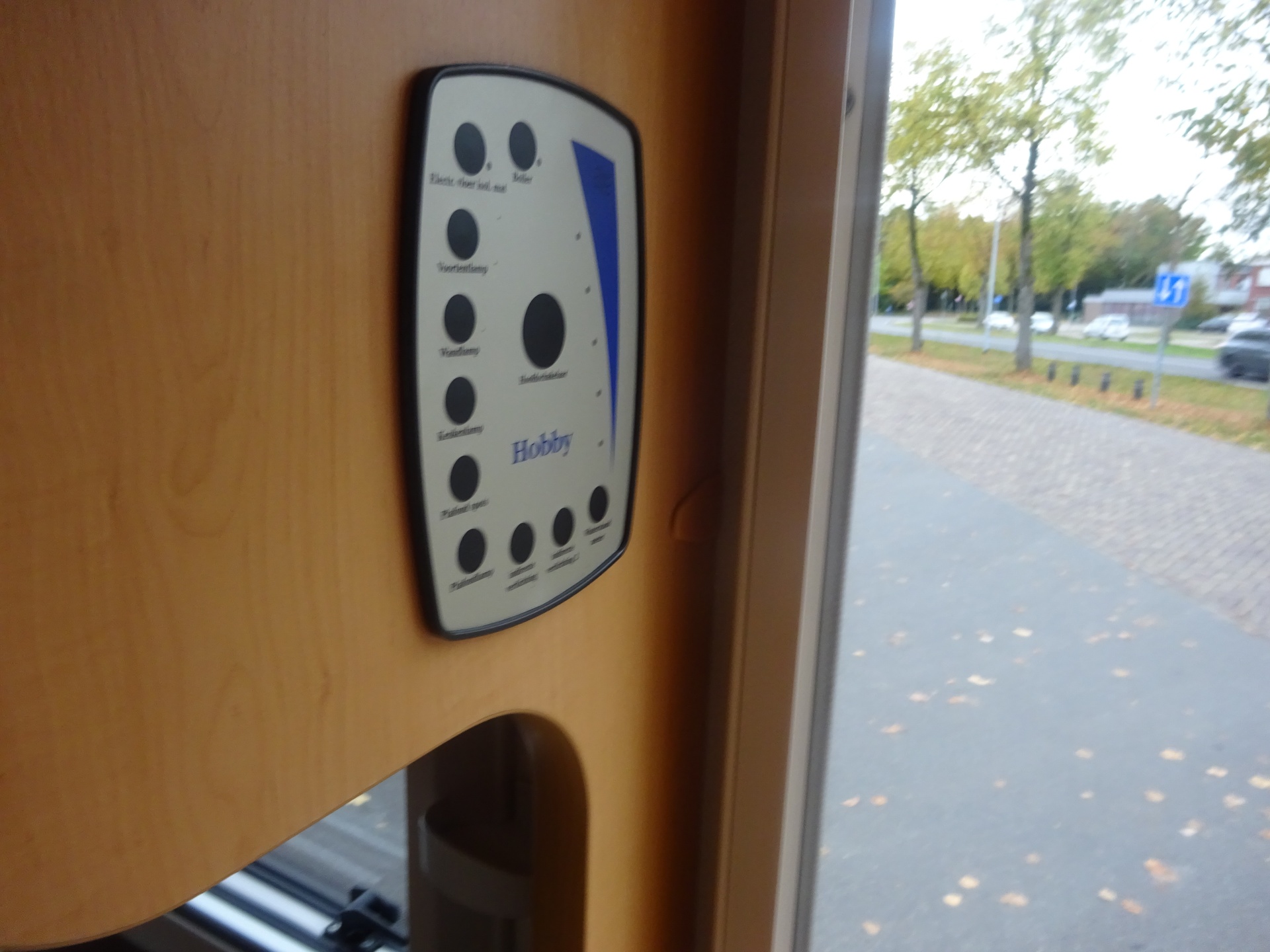 Hobby De luxe 400 SF Vast Bed + Mover