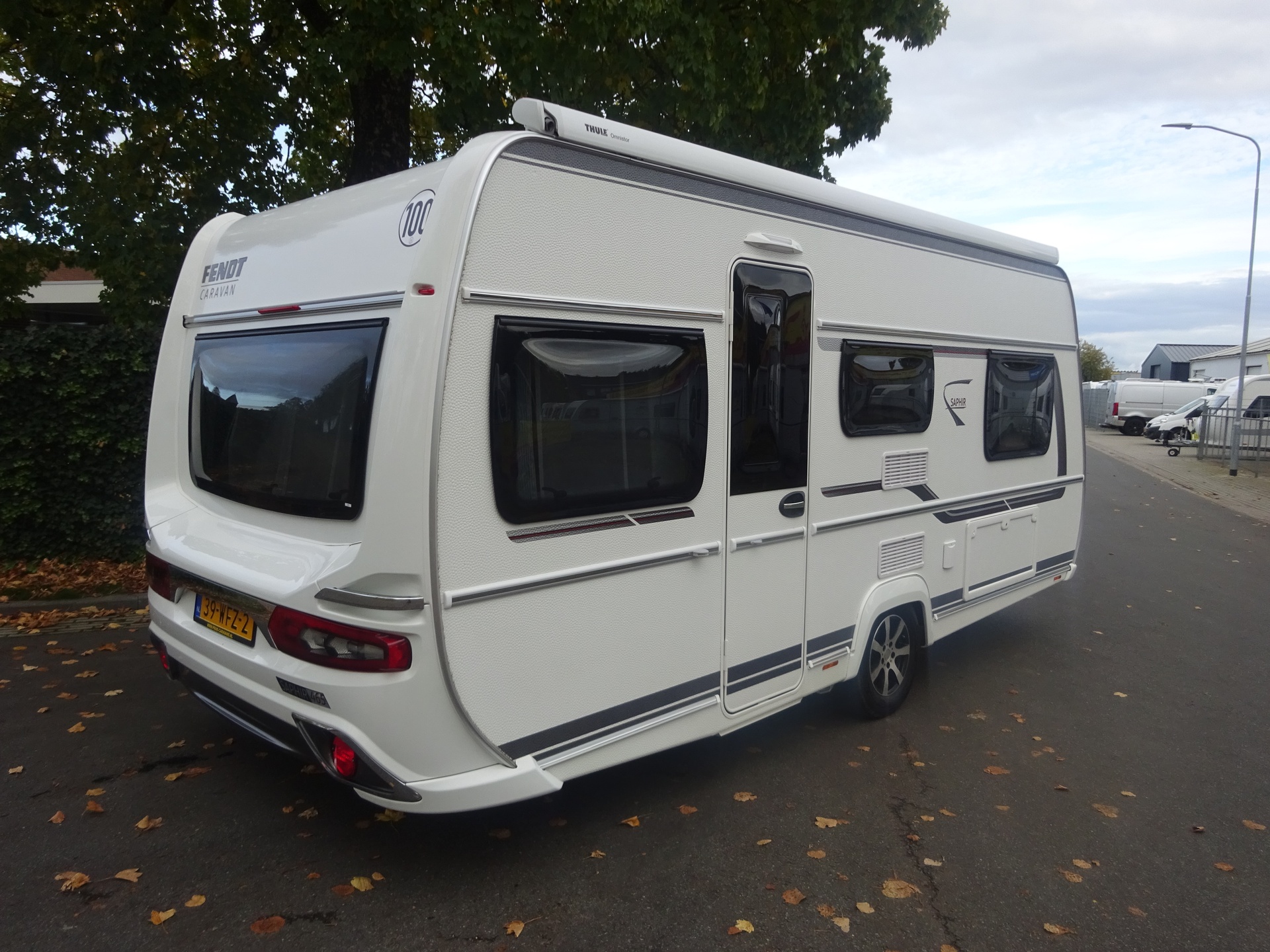 Fendt Saphir 465TG Enkele Bedden Vaste Luifel Mover