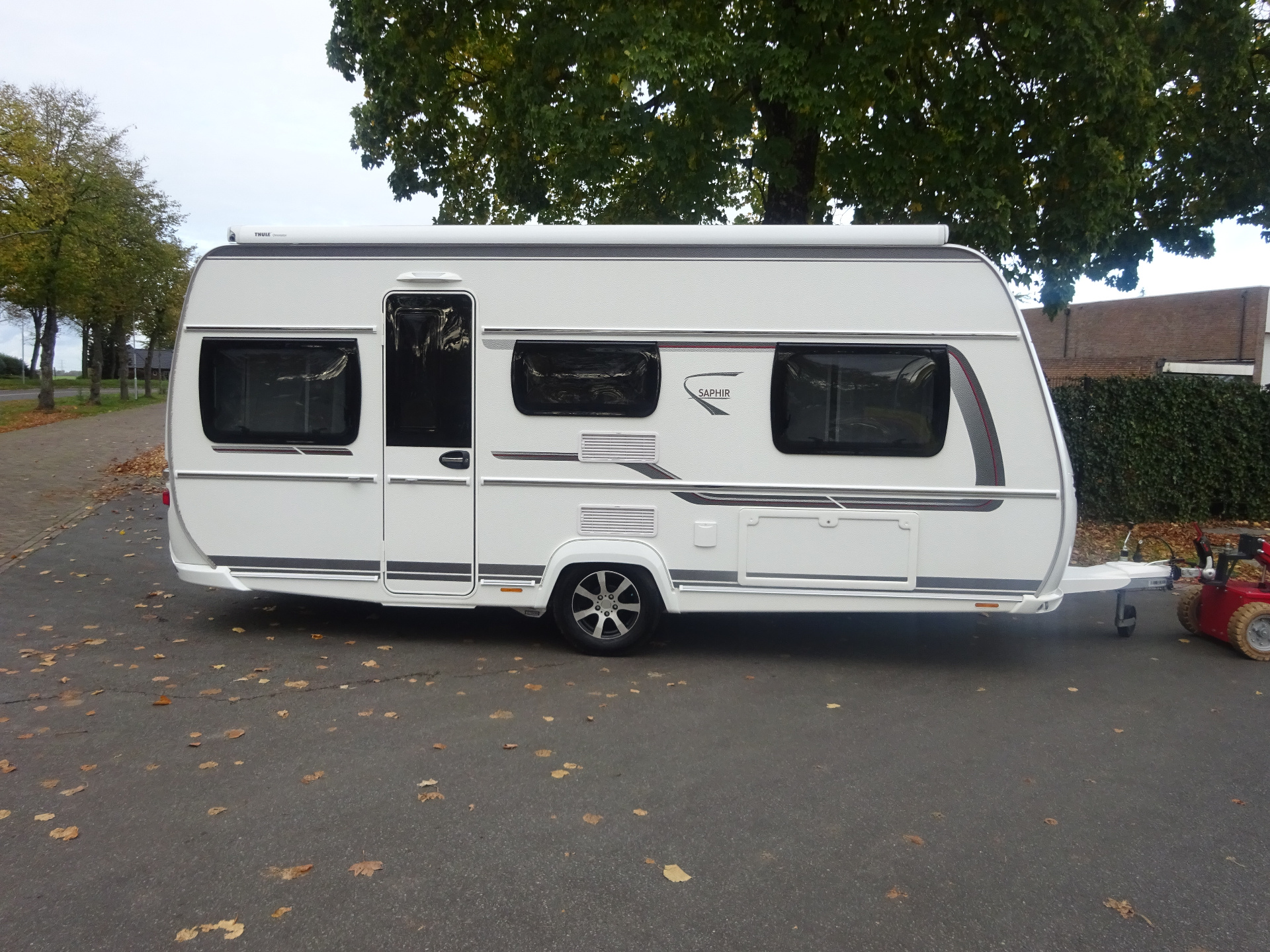 Fendt Saphir 465TG Enkele Bedden Vaste Luifel Mover