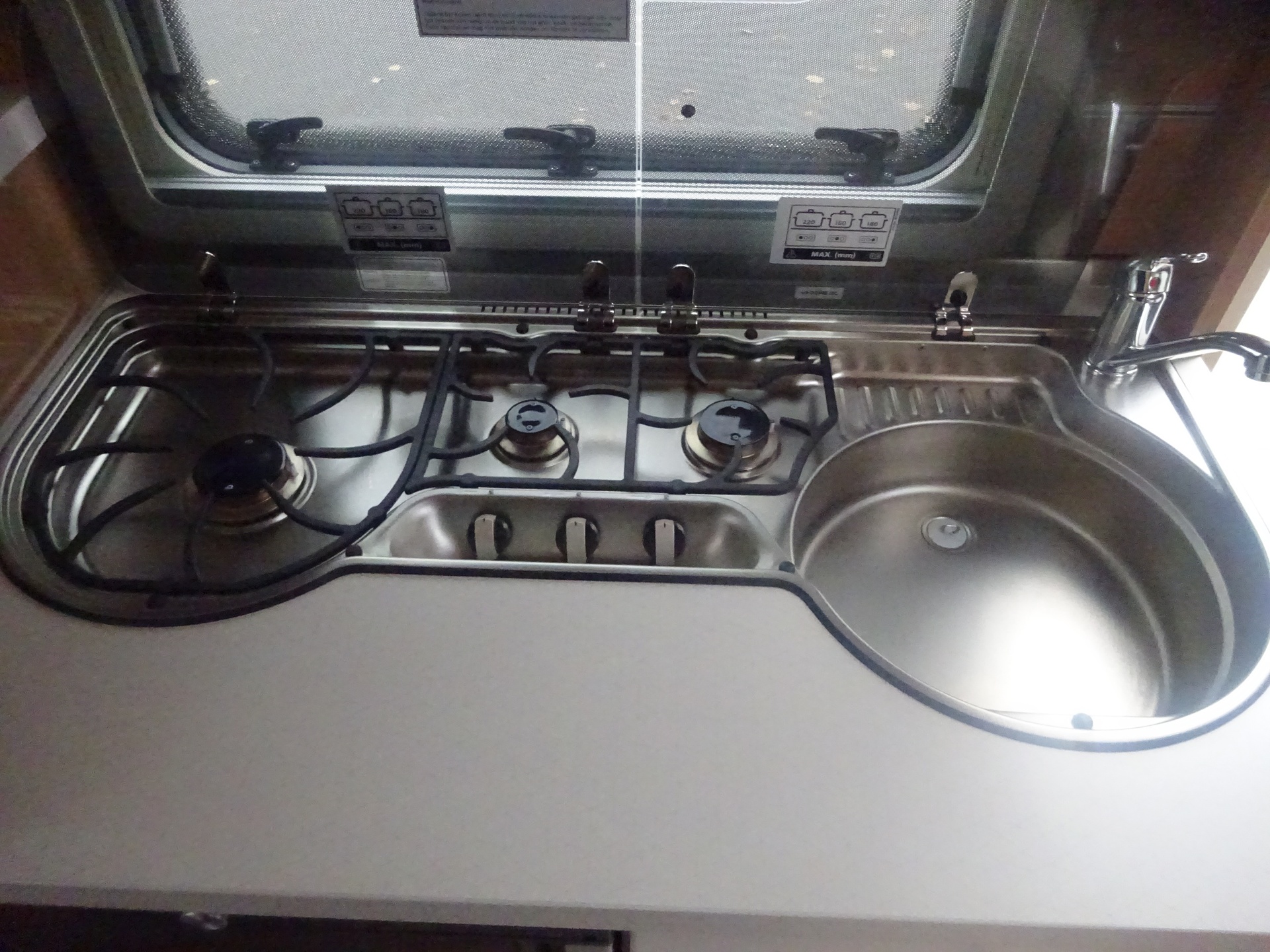 Fendt Saphir 465TG Enkele Bedden Vaste Luifel Mover