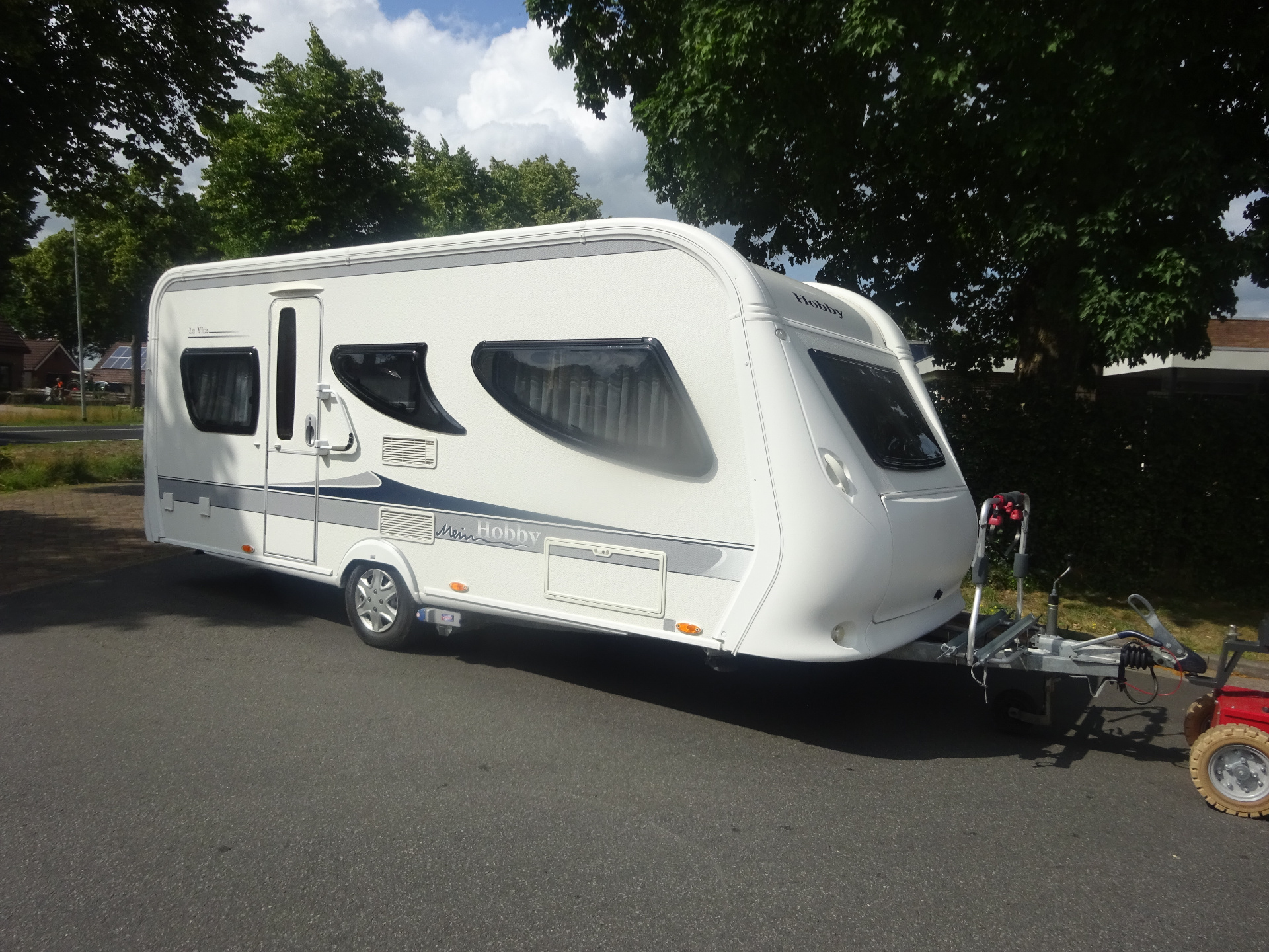 Hobby La vita 495 UL Enkele Bedden + Mover