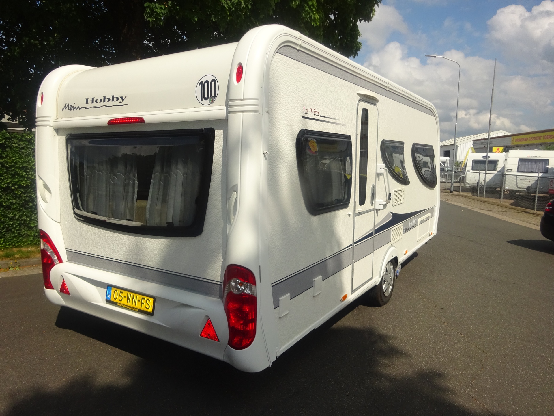 Hobby La vita 495 UL Enkele Bedden + Mover