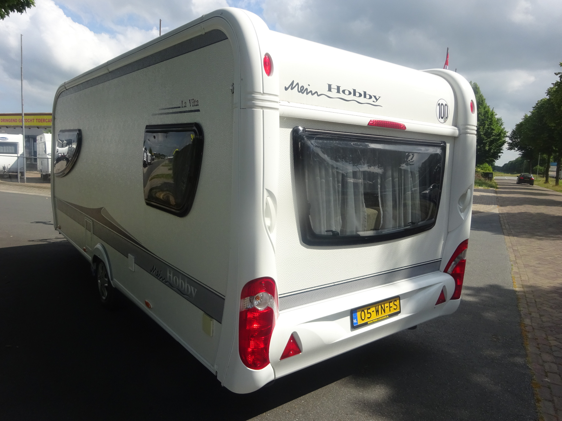 Hobby La vita 495 UL Enkele Bedden + Mover