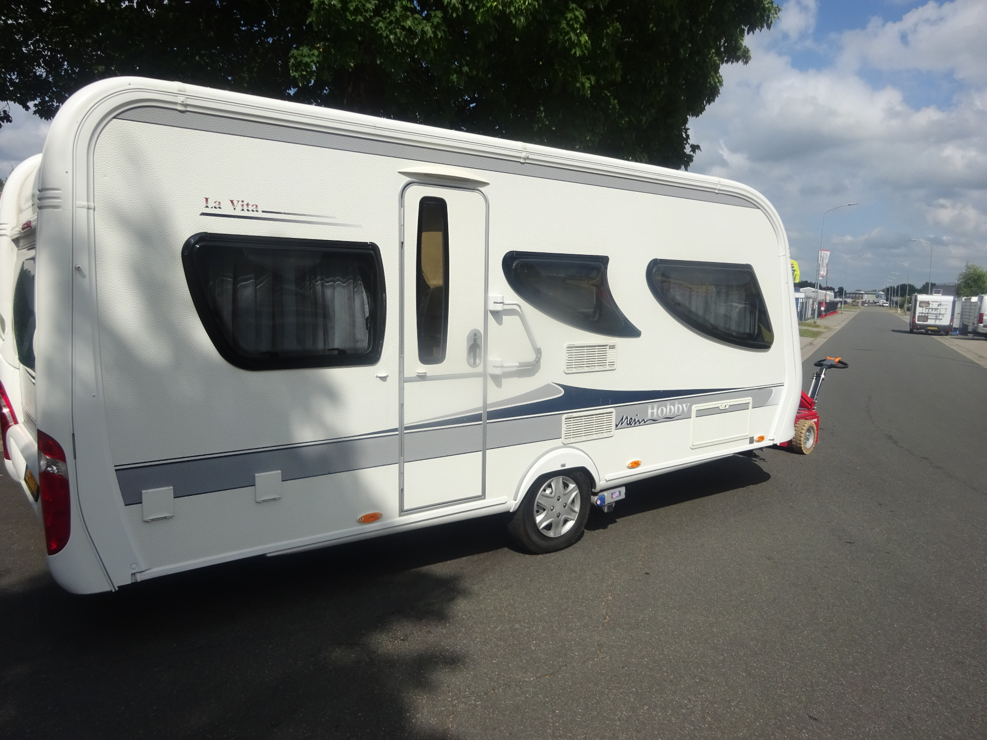 Hobby La vita 495 UL Enkele Bedden + Mover