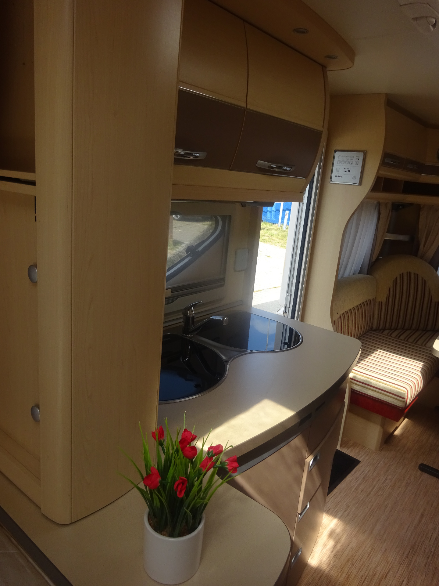 Hobby La vita 495 UL Enkele Bedden + Mover