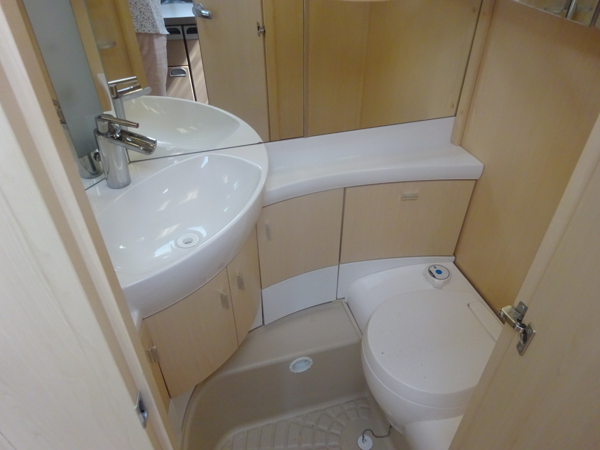 Hobby La vita 495 UL Enkele Bedden + Mover