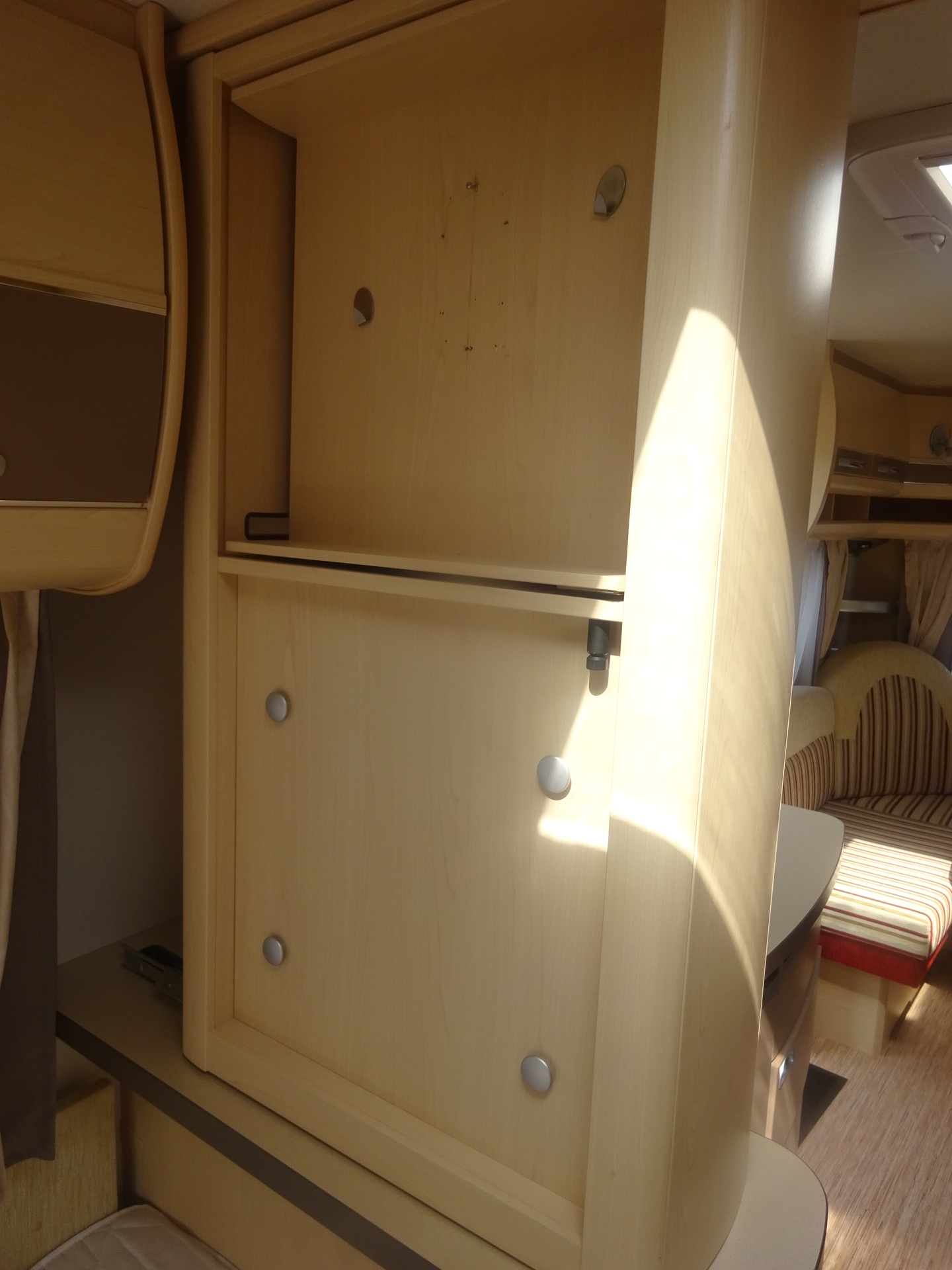 Hobby La vita 495 UL Enkele Bedden + Mover