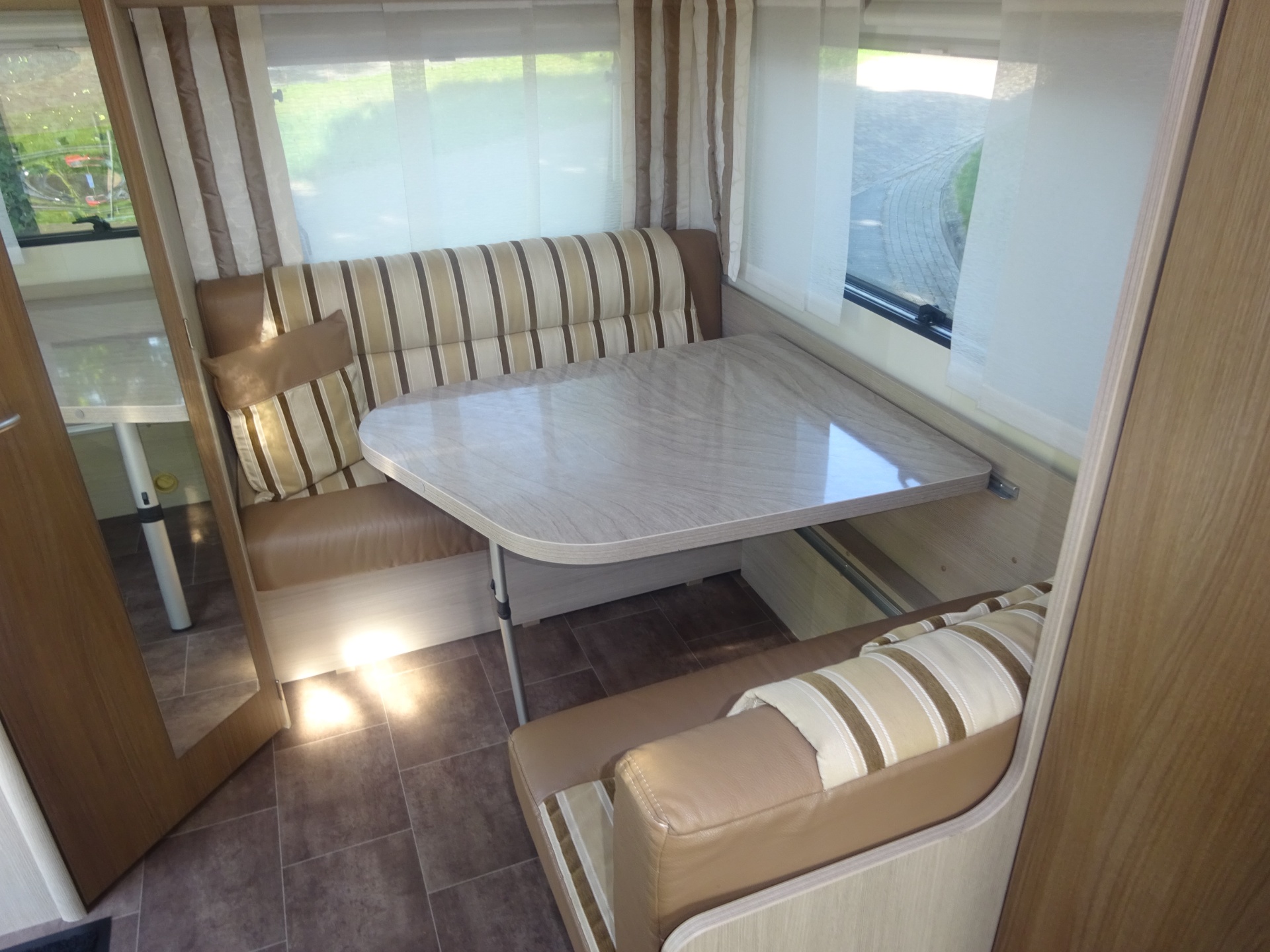 Burstner Averso 395TS met Mover