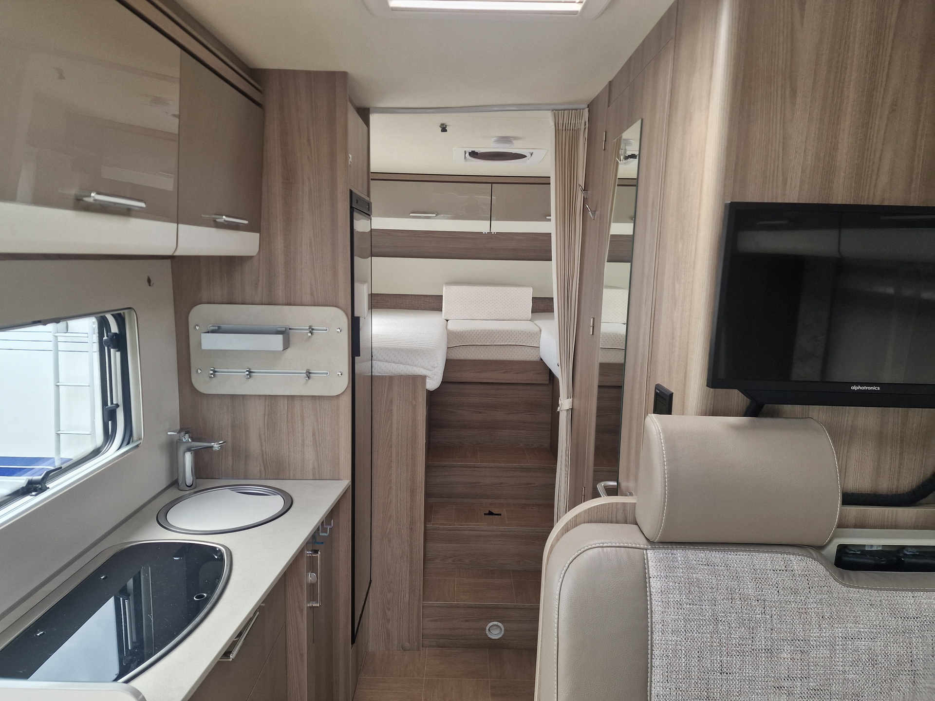 Lmc Element T668G  2020 automaat E&P Levelsysteem 