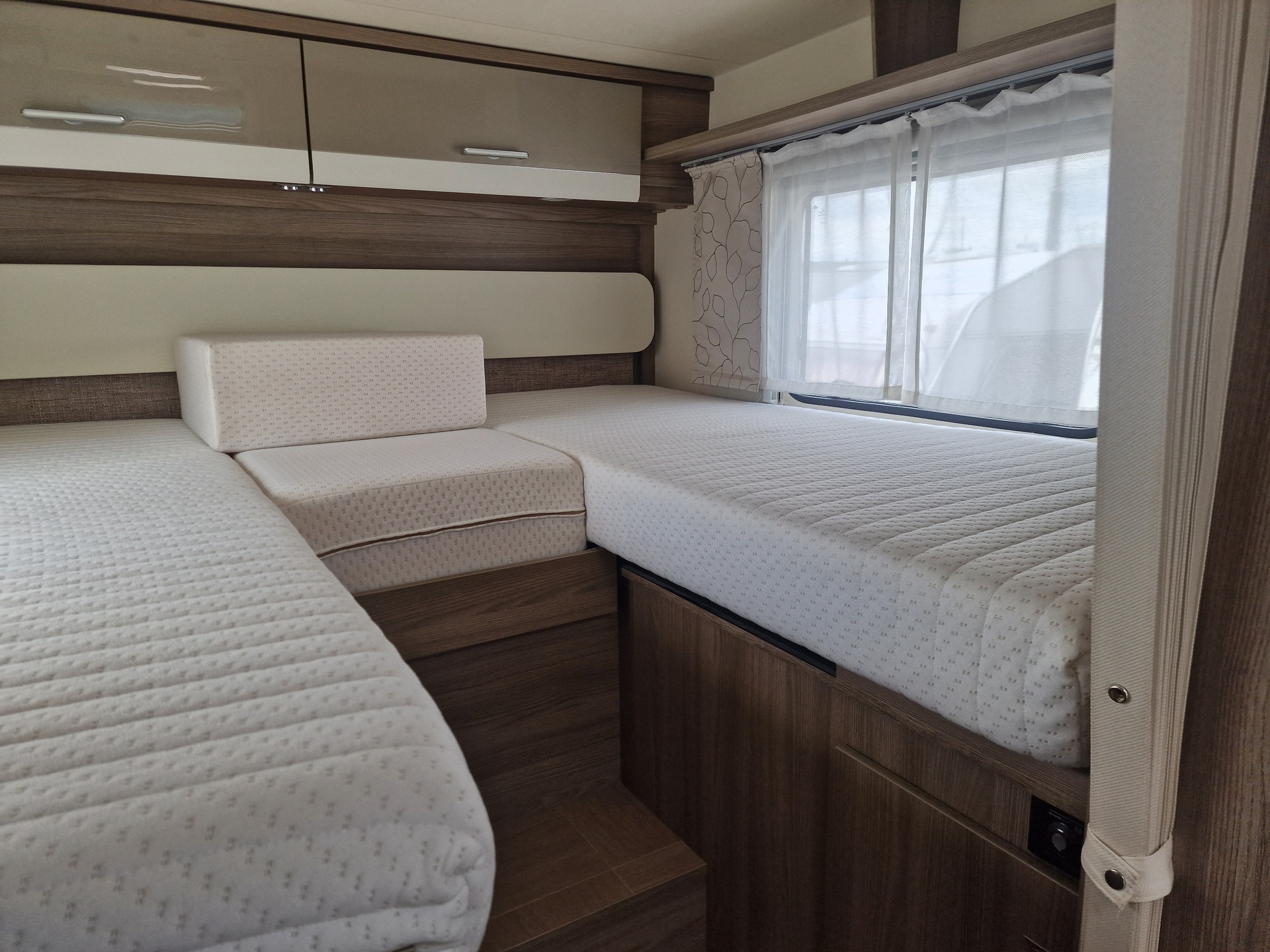 Lmc Element T668G  2020 automaat E&P Levelsysteem 