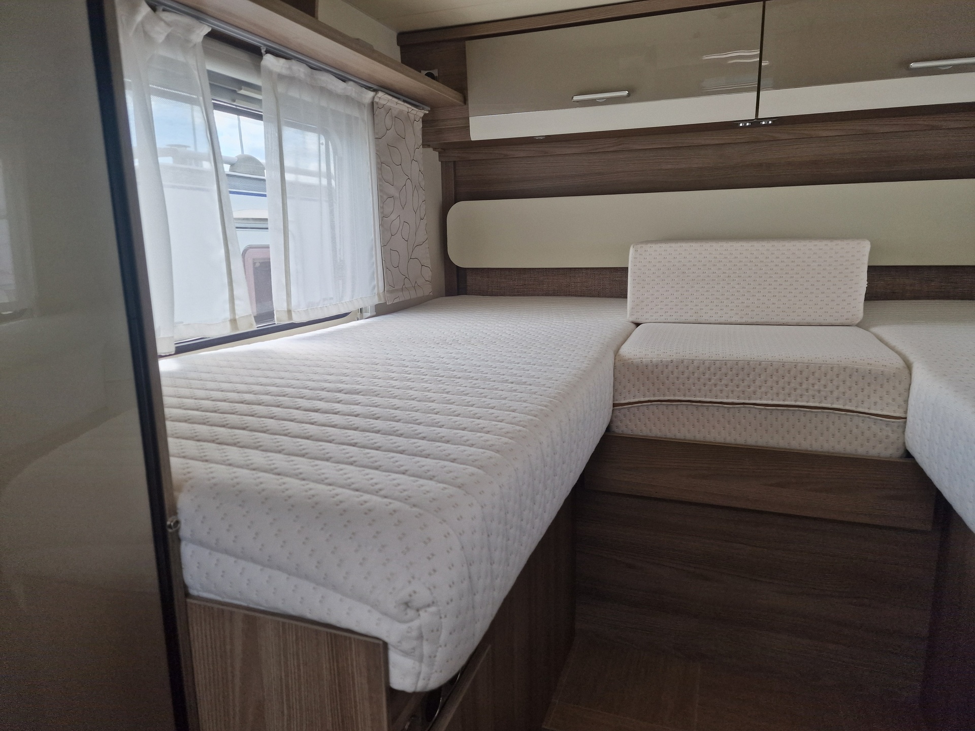 Lmc Element T668G  2020 automaat E&P Levelsysteem 