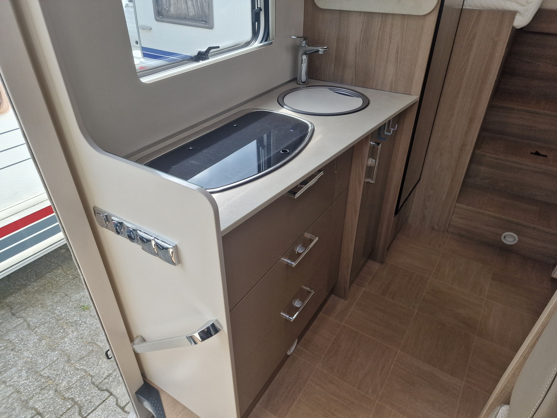 Lmc Element T668G  2020 automaat E&P Levelsysteem 