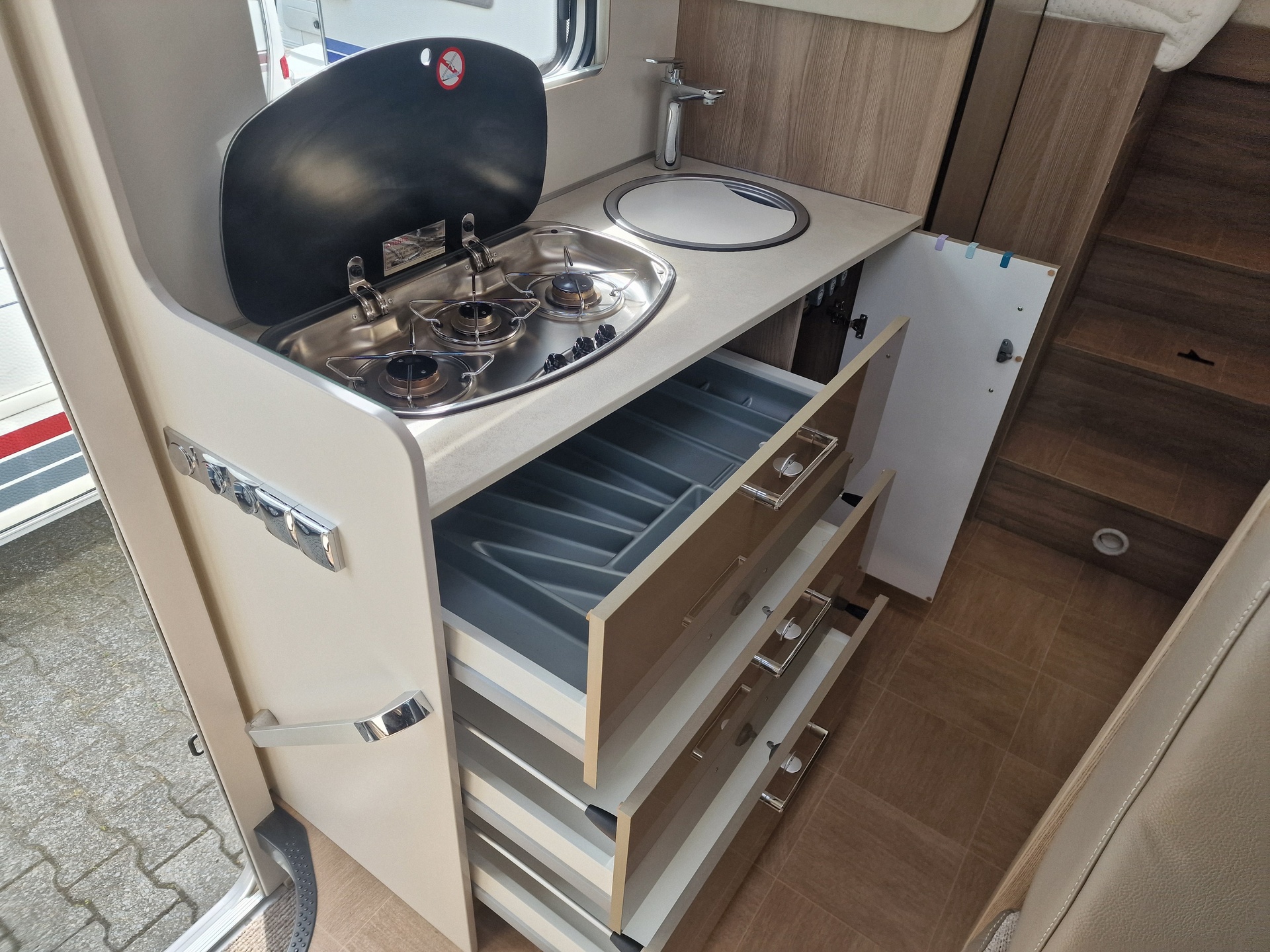 Lmc Element T668G  2020 automaat E&P Levelsysteem 