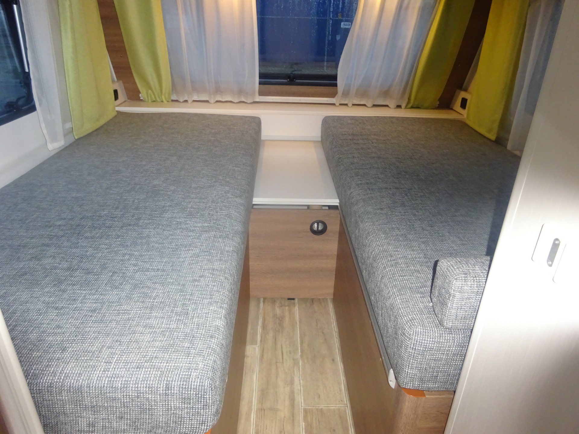 Dethleffs C-Trend 515 Enkele Bedden+Rondzit+Nieuwe Mover en ZakLuifel