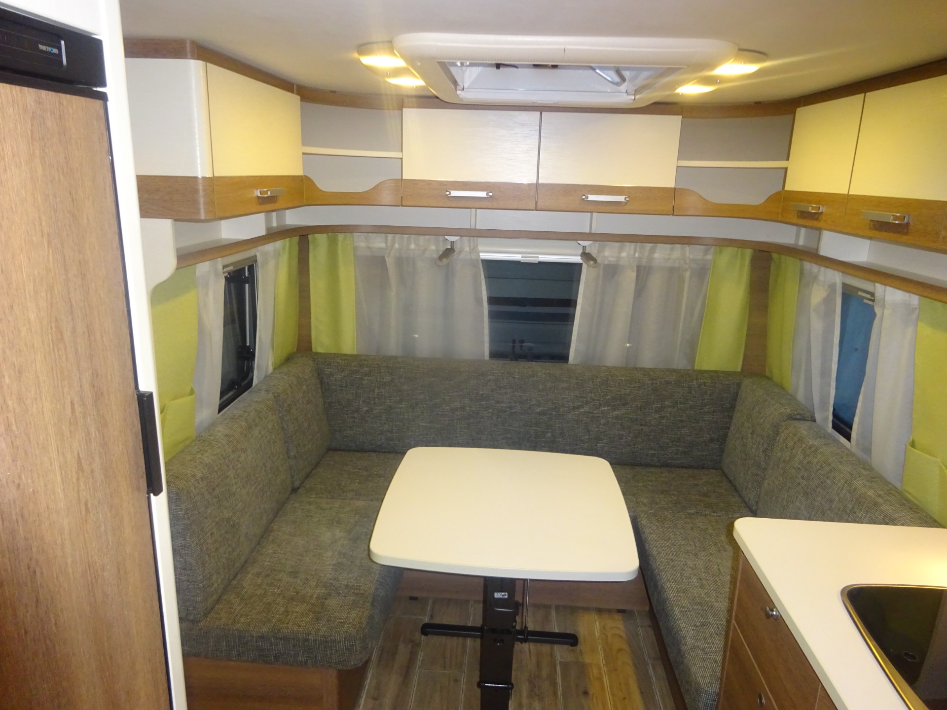 Dethleffs C-Trend 515 Enkele Bedden+Rondzit+Nieuwe Mover en ZakLuifel